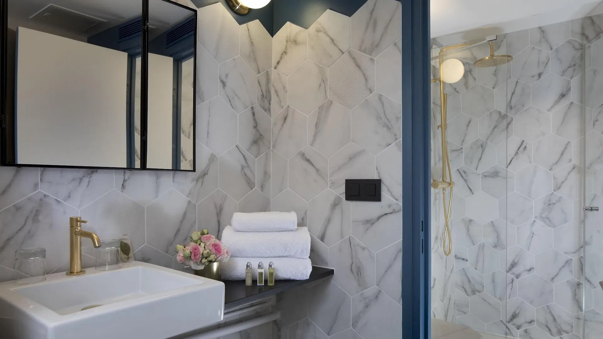 Hotel Maxim Folies Paris