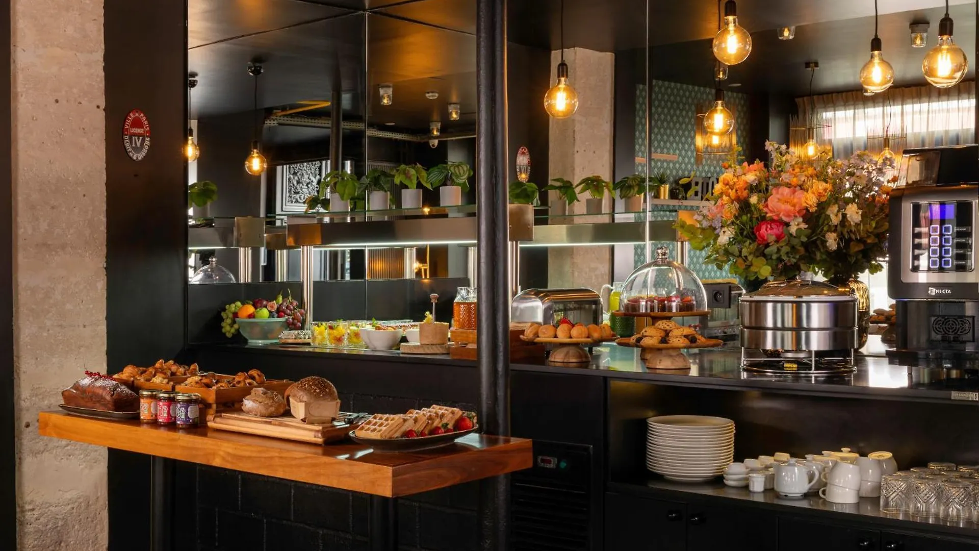 Maxim Folies Hotel Parigi
