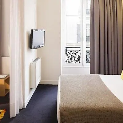 Maxim Folies Hotel