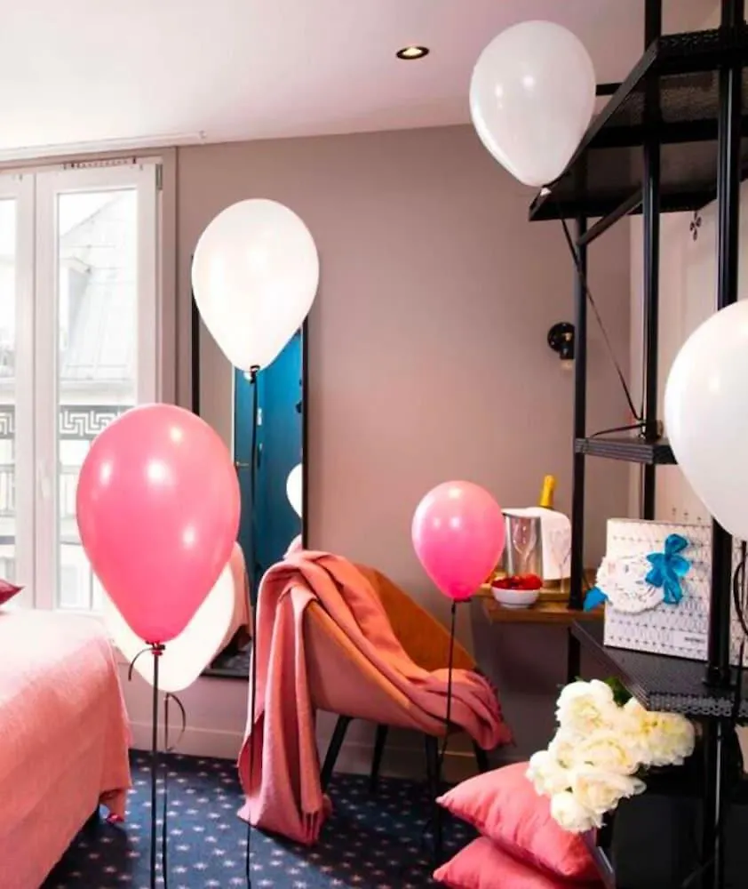 Otel Maxim Folies