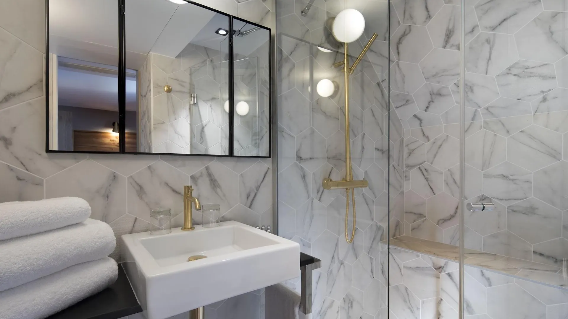 Hotel Maxim Folies 3*