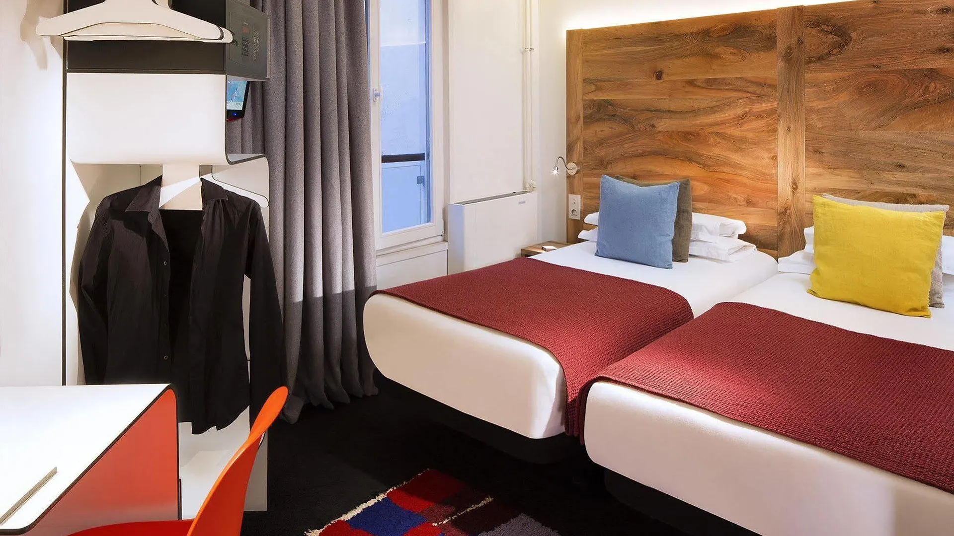 Hotel Maxim Folies Paris