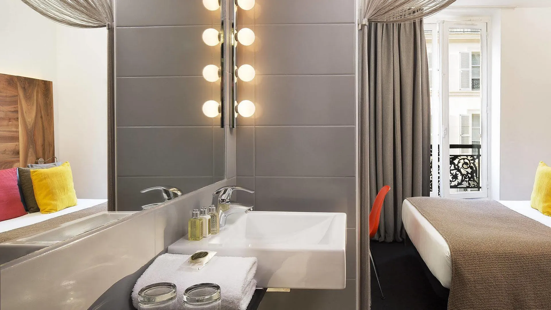 Maxim Folies Otel Paris