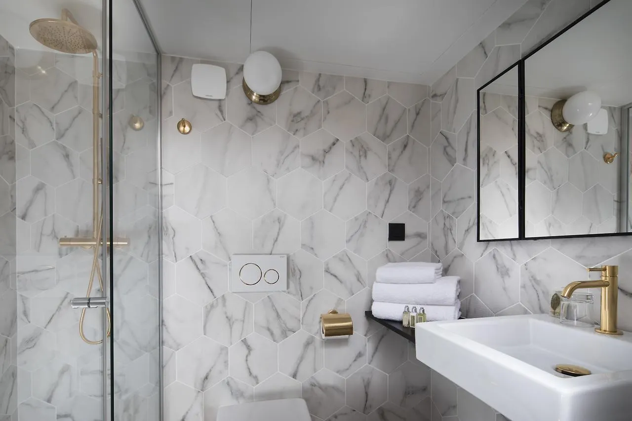Hotel Maxim Folies