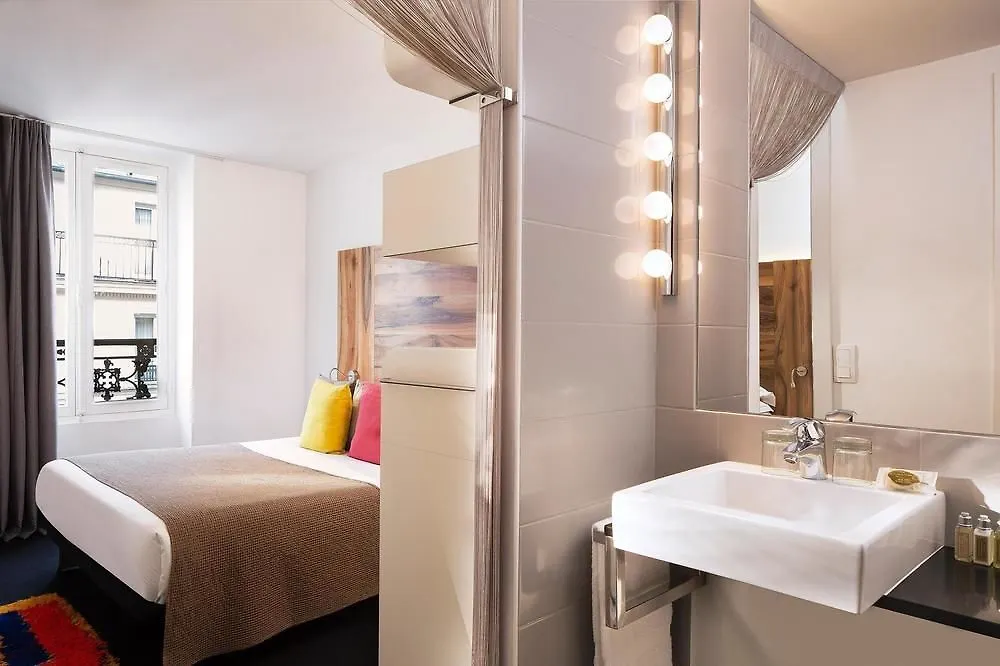 Otel Maxim Folies